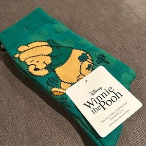 Disney Winnie the Pooh St Patricksday Adult Crew socks shoe size 4-10 NWT